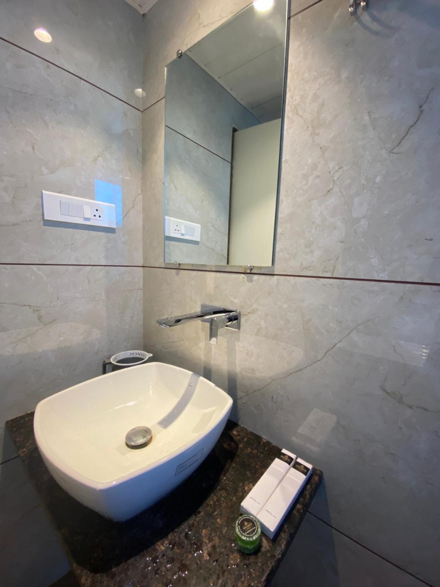 Hotel Czar Inn - Vashi Navi Mumbai Eksteriør bilde