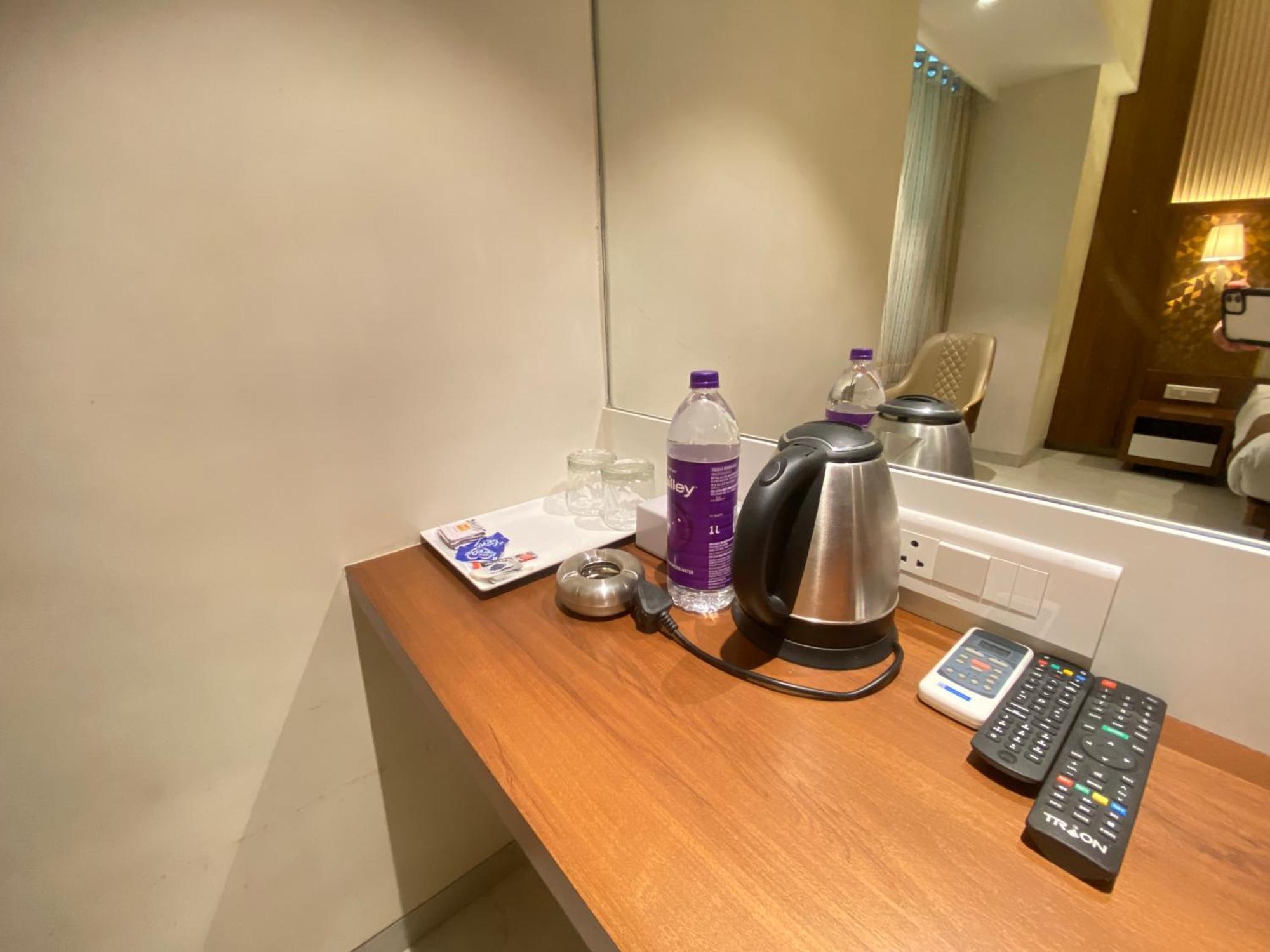 Hotel Czar Inn - Vashi Navi Mumbai Eksteriør bilde