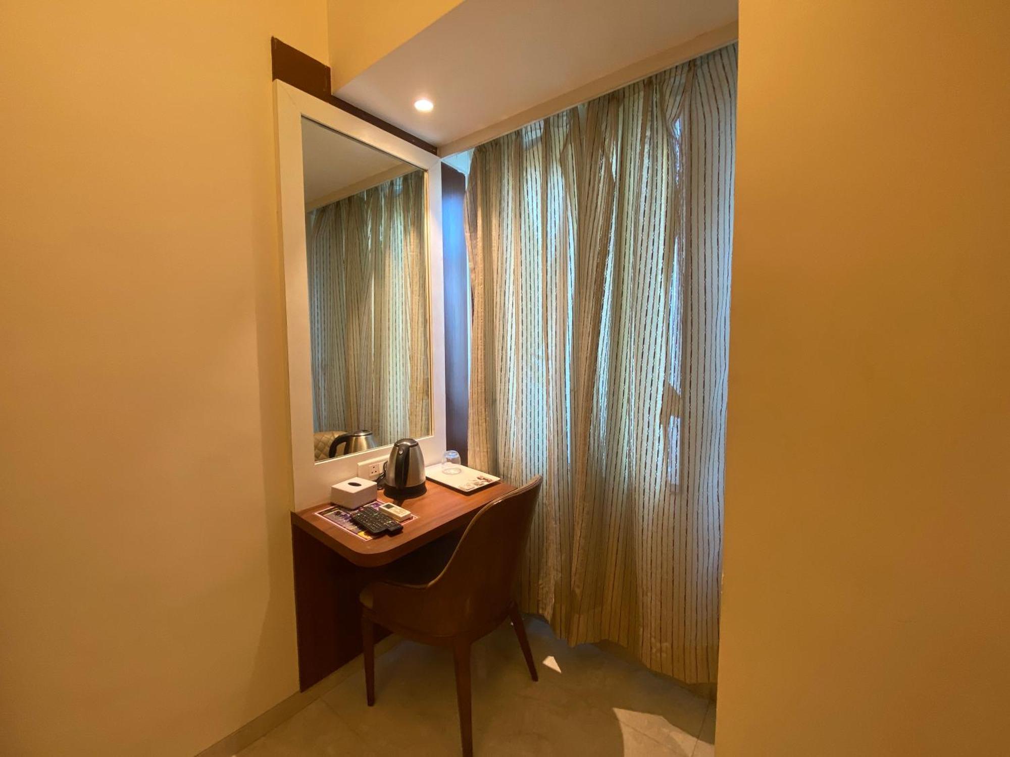 Hotel Czar Inn - Vashi Navi Mumbai Eksteriør bilde